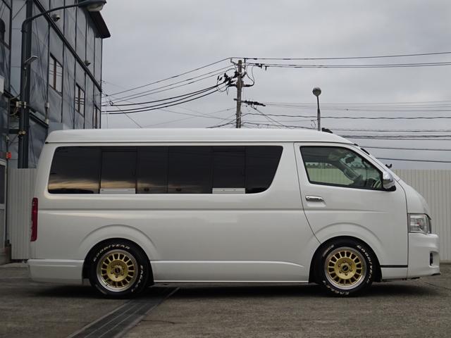 ハイエースワゴン GL ファインテックツアラー仕様 4席キャプテンシート(6枚目)