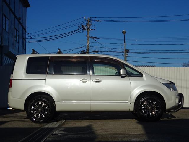 デリカＤ：５ Ｇ　パワーパッケージ　４ＷＤ　１６インチ　グリルガード　バグガード　シートジャケット（6枚目）