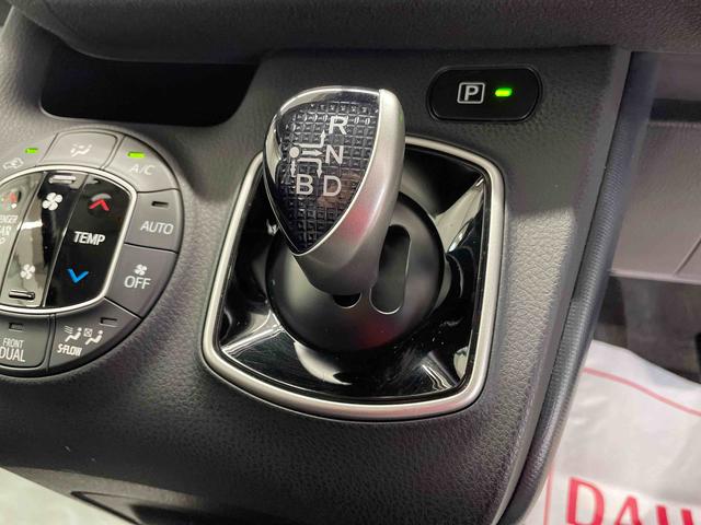 ヴォクシー ハイブリッドＶ（11枚目）