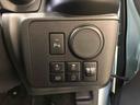 運転席右下側。スイッチ類