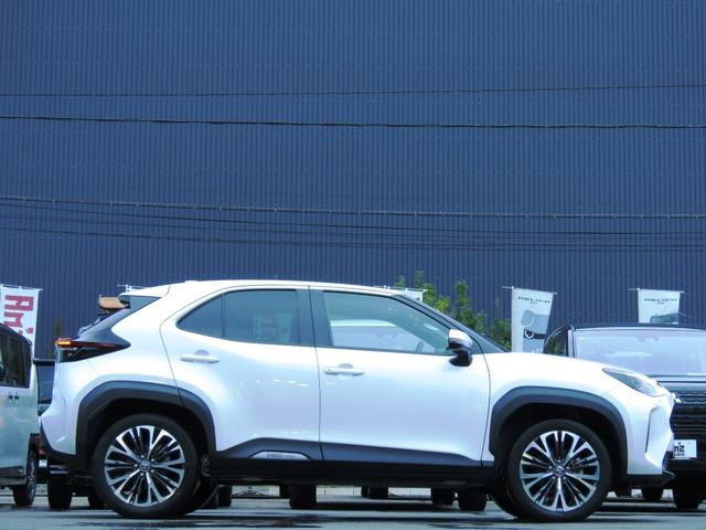 ヤリスクロス Ｚ　ブラインドスポットモニター横滑り防止装置／イモビライザー／ナビバックカメラ／レダクル／スマートキーＬＥＤヘッドライト／ＥＴＣ／前席シートヒーター／ステアリングヒーター／Ｂｌｕｅｔｏｏｈ／レーンアシスト（16枚目）