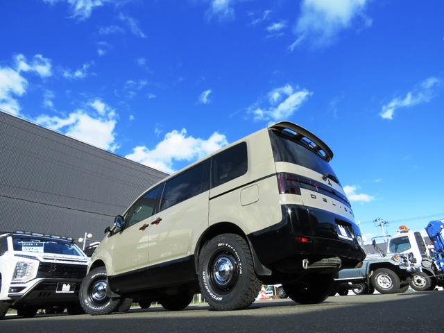 デリカＤ：５ シャモニー　４ＷＤ／ＮＥＷ全塗装ヴィンテージ仕様ＤＥＡＮクロスカントリー＆ＢＦグッドリッチＡＴタイヤＧＯＱＢＵＴＯ－ＲＥＶＯバンパーガードラプター塗装／ＭＡＤＬＹＳスモークテールガーニッシュＩＰＦドアプロテクター（10枚目）