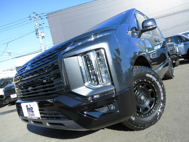 デリカＤ：５の魅力は、ノーマルでの走行性能ももちろんですが、カスタムを施せば、唯一無二の存在感のある１台に仕上がります