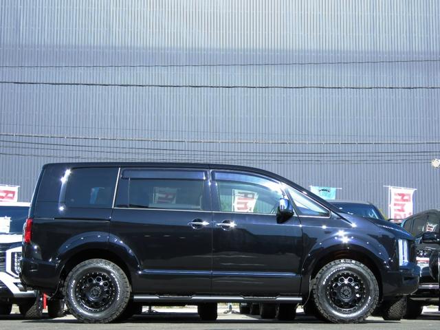 デリカD:5 P 4WDターボ/AmzStudio1.2UPリフトアップ/10.1型フルセグナビ全方位アラビューカメラ/ETC/新KM545トレック17インチアルミBFATタイヤ/レダクル&衝突軽減/前席シートヒーター(21枚目)