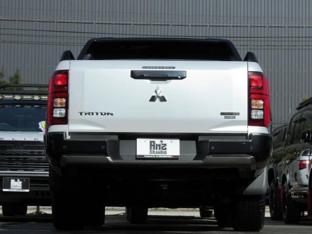 ���Ђ́A�O�H�F��̃T�u�f�B�[���[�X��@�O�H���r�����N�]������܁�