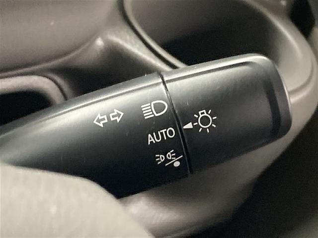 コンライト（オートライト）機能付き。周囲の明るさを感知して、ヘッドライトを自動でＯＮ・ＯＦＦするので、ヘッドライトの点灯忘れや消し忘れを防止できます。