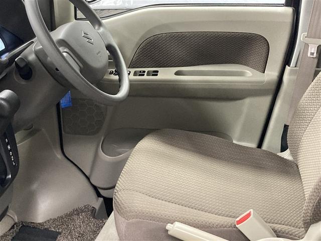 狭い場所で助手席側から乗降りする時に、インパネシフトなのでスムーズな移動ができます。