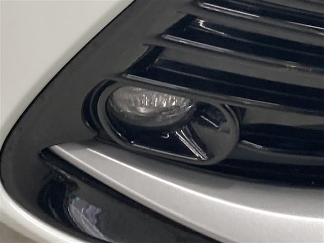 フォグランプ付きで、霧の時にヘッドライトだけでは見えにくい路肩やセンターラインの視認性が向上し安心です