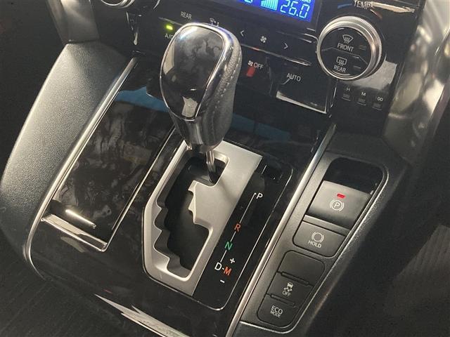 アルファード ２．５Ｓ　タイプゴールド　メモリーナビ　ＤＶＤ再生　ミュージックプレイヤー接続可　バックカメラ　衝突被害軽減システム　ＥＴＣ　ドラレコ　両側電動スライド　ＬＥＤヘッドランプ　乗車定員７人　３列シート　ワンオーナー（28枚目）