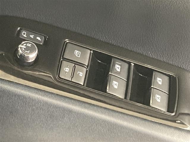 アルファード ２．５Ｓ　タイプゴールド　メモリーナビ　ＤＶＤ再生　ミュージックプレイヤー接続可　バックカメラ　衝突被害軽減システム　ＥＴＣ　ドラレコ　両側電動スライド　ＬＥＤヘッドランプ　乗車定員７人　３列シート　ワンオーナー（29枚目）