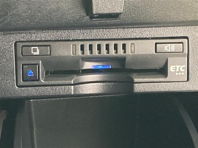 アルファード ２．５Ｓ　タイプゴールド　メモリーナビ　ＤＶＤ再生　ミュージックプレイヤー接続可　バックカメラ　衝突被害軽減システム　ＥＴＣ　ドラレコ　両側電動スライド　ＬＥＤヘッドランプ　乗車定員７人　３列シート　ワンオーナー（31枚目）