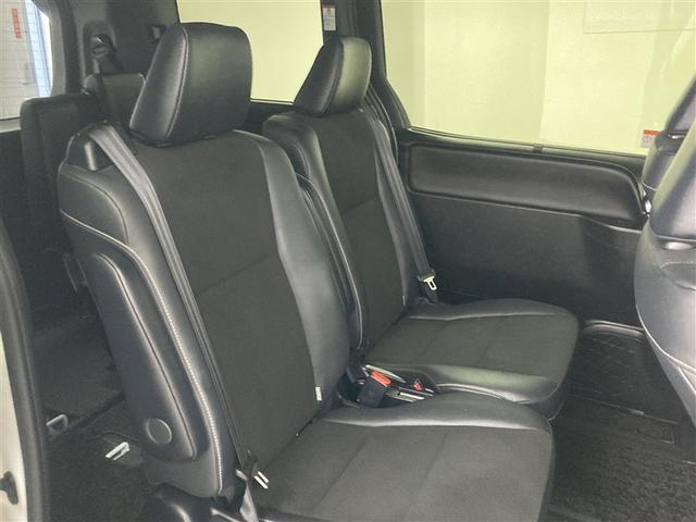 ノア Si ダブルバイビーIII 4WD フルセグ メモリーナビ DVD再生 バックカメラ 衝突被害軽減システム ETC ドラレコ 両側電動スライド LEDヘッドランプ ウオークスルー 乗車定員7人 3列シート ワンオーナー(34枚目)