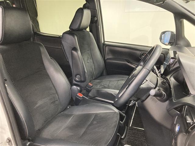 ヴォクシー ハイブリッドＺＳ　煌ＩＩＩ　フルセグ　メモリーナビ　ＤＶＤ再生　ミュージックプレイヤー接続可　後席モニター　バックカメラ　衝突被害軽減システム　ＥＴＣ　ドラレコ　両側電動スライド　ＬＥＤヘッドランプ　乗車定員７人　３列シート（32枚目）