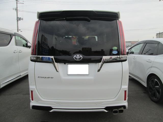 エスクァイア Ｇｉ　プレミアムパッケージ　ブラックテーラード　関東仕入れ　４ＷＤ　トヨタセーフティセンス　ハーフレザーシート　両側電動スライドドア　モデリスタフルエアロ　フルセグ対応純正１０型ナビ　純正１２．１型フリップダウンモニター　純正１５ＡＷ　スマートキー（5枚目）