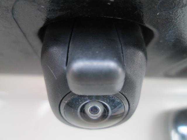 エスクァイア Ｇｉ　プレミアムパッケージ　ブラックテーラード　関東仕入れ　４ＷＤ　トヨタセーフティセンス　ハーフレザーシート　両側電動スライドドア　モデリスタフルエアロ　フルセグ対応純正１０型ナビ　純正１２．１型フリップダウンモニター　純正１５ＡＷ　スマートキー（7枚目）