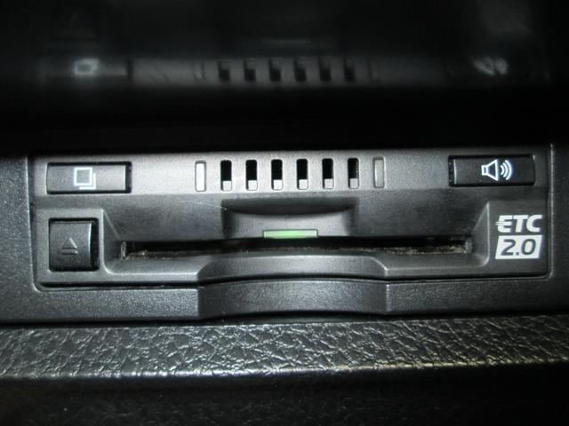エスクァイア Ｇｉ　プレミアムパッケージ　ブラックテーラード　関東仕入れ　４ＷＤ　トヨタセーフティセンス　ハーフレザーシート　両側電動スライドドア　モデリスタフルエアロ　フルセグ対応純正１０型ナビ　純正１２．１型フリップダウンモニター　純正１５ＡＷ　スマートキー（16枚目）