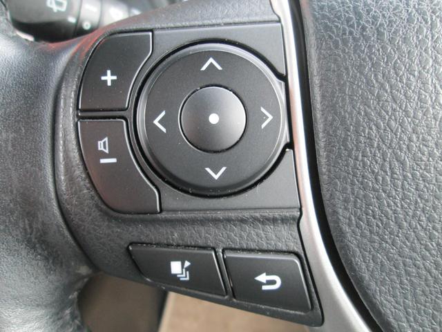 エスクァイア Ｇｉ　プレミアムパッケージ　ブラックテーラード　関東仕入れ　４ＷＤ　トヨタセーフティセンス　ハーフレザーシート　両側電動スライドドア　モデリスタフルエアロ　フルセグ対応純正１０型ナビ　純正１２．１型フリップダウンモニター　純正１５ＡＷ　スマートキー（19枚目）