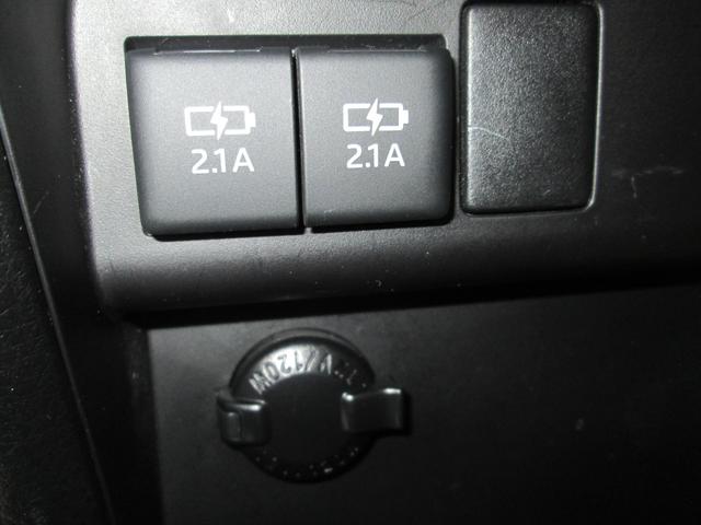 エスクァイア Ｇｉ　プレミアムパッケージ　ブラックテーラード　関東仕入れ　４ＷＤ　トヨタセーフティセンス　ハーフレザーシート　両側電動スライドドア　モデリスタフルエアロ　フルセグ対応純正１０型ナビ　純正１２．１型フリップダウンモニター　純正１５ＡＷ　スマートキー（24枚目）