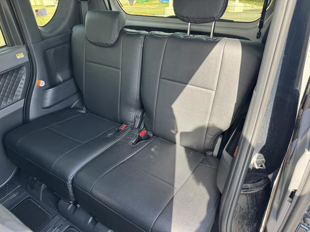 タント カスタムＲＳ　４ＷＤ　ドライブレコーダー　両側電動スライドドア　クリアランスソナー　衝突被害軽減システム　オートライト　ＬＥＤヘッドランプ　スマートキー　アイドリングストップ　シートヒーター　ベンチシート　ＣＶＴ（18枚目）