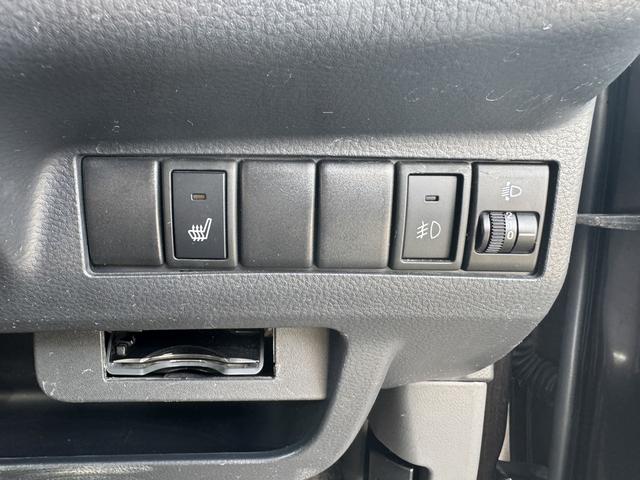 モコ Ｘ　ＦＯＵＲ　４ＷＤ　ＥＴＣ　スマートキー　電動格納ミラー　シートヒーター　ベンチシート　ＣＶＴ　盗難防止システム　ＡＢＳ　ＣＤ　ＵＳＢ　衝突安全ボディ　エアコン　パワーステアリング　パワーウィンドウ（7枚目）