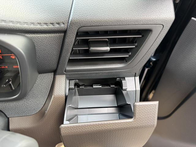 トール Ｘ　４ＷＤ　バックカメラ　ＴＶ　両側スライド・片側電動　クリアランスソナー　衝突被害軽減システム　オートライト　スマートキー　アイドリングストップ　電動格納ミラー　シートヒーター　ウォークスルー　ＣＶＴ（16枚目）
