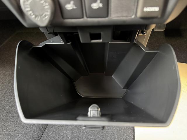 トール Ｘ　４ＷＤ　バックカメラ　ＴＶ　両側スライド・片側電動　クリアランスソナー　衝突被害軽減システム　オートライト　スマートキー　アイドリングストップ　電動格納ミラー　シートヒーター　ウォークスルー　ＣＶＴ（23枚目）