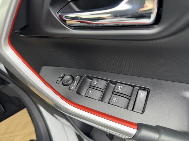 ライズ Z 4WD クリアランスソナー オートクルーズコントロール レーンアシスト 衝突被害軽減システム TV オートライト LEDヘッドランプ アルミホイール スマートキー アイドリングストップ 電動格納ミラー(11枚目)