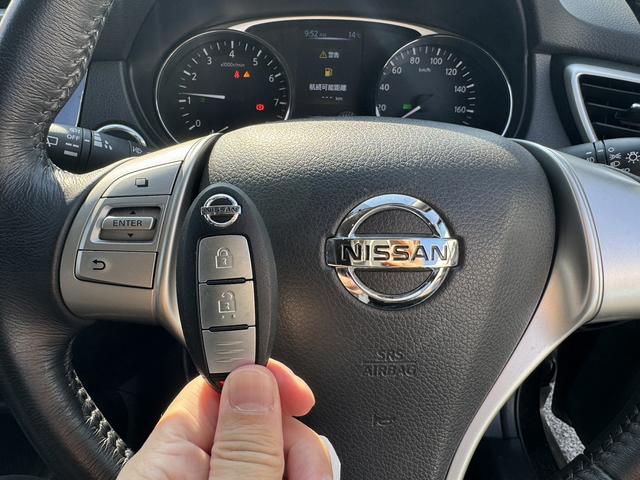 エクストレイル 20X 4WD ナビ TV オートライト アルミホイール スマートキー アイドリングストップ 電動格納ミラー シートヒーター CVT 盗難防止システム 衝突安全ボディ ミュージックプレイヤー接続可 ABS(10枚目)