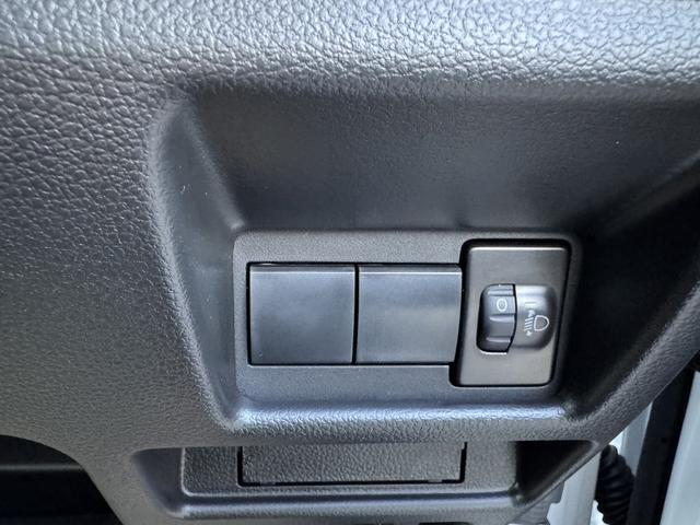 スペーシアカスタム ハイブリッドＧＳ　４ＷＤ　両側スライド・片側電動　クリアランスソナー　オートクルーズコントロール　レーンアシスト　衝突被害軽減システム　オートライト　ＬＥＤヘッドランプ　スマートキー　アイドリングストップ（13枚目）