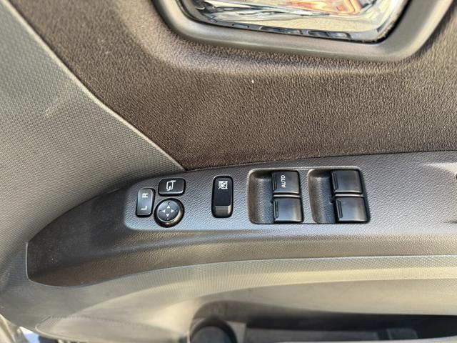 ソリオ X 4WD ETC ナビ 両側スライド・片側電動 オートライト スマートキー 電動格納ミラー ウォークスルー CVT アルミホイール CD 盗難防止システム 衝突安全ボディ ABS エアコン(17枚目)