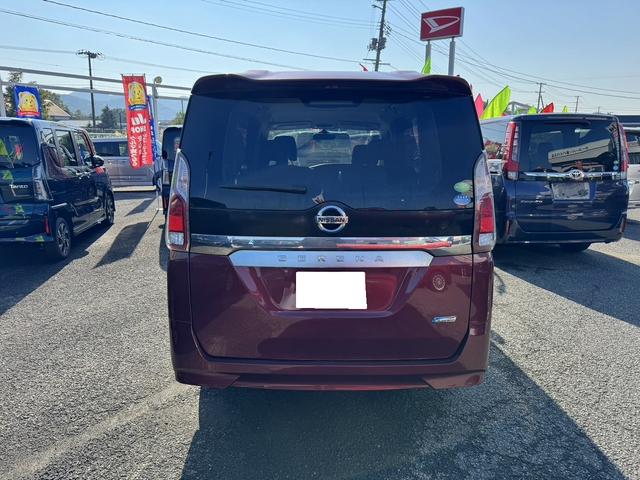 セレナ B 4WD オートクルーズコントロール 両側スライドドア キーレスエントリー アイドリングストップ 電動格納ミラー 3列シート ウォークスルー CVT ミュージックプレイヤー接続可 盗難防止システム(17枚目)