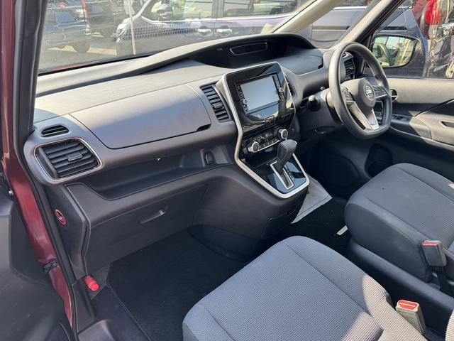 セレナ B 4WD オートクルーズコントロール 両側スライドドア キーレスエントリー アイドリングストップ 電動格納ミラー 3列シート ウォークスルー CVT ミュージックプレイヤー接続可 盗難防止システム(28枚目)