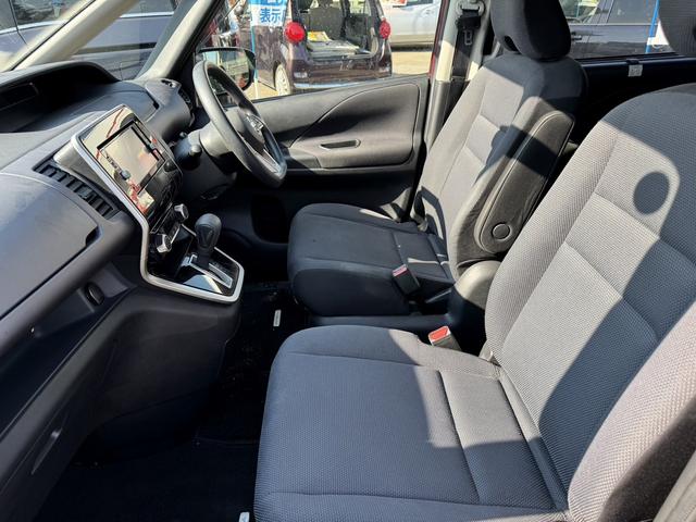 セレナ B 4WD オートクルーズコントロール 両側スライドドア キーレスエントリー アイドリングストップ 電動格納ミラー 3列シート ウォークスルー CVT ミュージックプレイヤー接続可 盗難防止システム(30枚目)