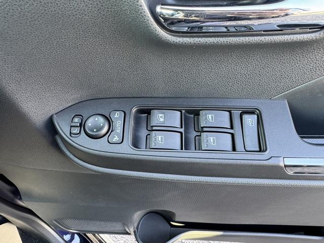 タント カスタムＸ　４ＷＤ　バックカメラ　両側電動スライドドア　クリアランスソナー　衝突被害軽減システム　オートライト　ＬＥＤヘッドランプ　スマートキー　アイドリングストップ　電動格納ミラー　シートヒーター　ベンチシート（10枚目）