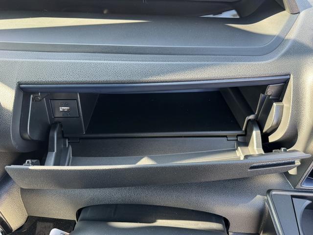 タント カスタムＸ　４ＷＤ　バックカメラ　両側電動スライドドア　クリアランスソナー　衝突被害軽減システム　オートライト　ＬＥＤヘッドランプ　スマートキー　アイドリングストップ　電動格納ミラー　シートヒーター　ベンチシート（11枚目）