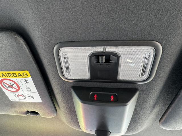 タント カスタムＸ　４ＷＤ　バックカメラ　両側電動スライドドア　クリアランスソナー　衝突被害軽減システム　オートライト　ＬＥＤヘッドランプ　スマートキー　アイドリングストップ　電動格納ミラー　シートヒーター　ベンチシート（12枚目）