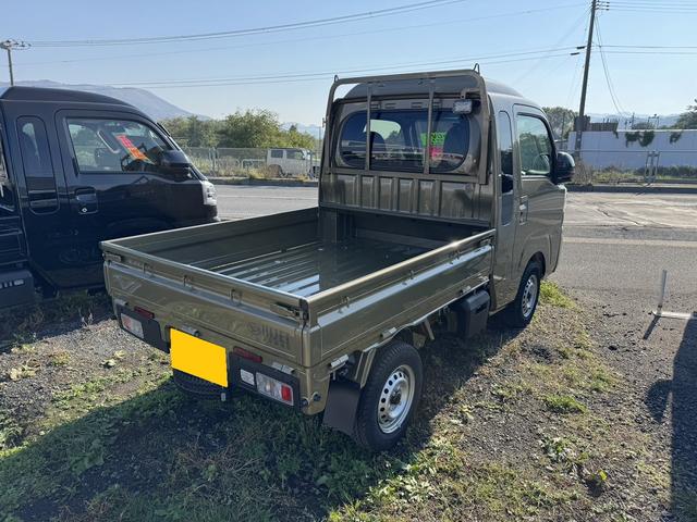 ハイゼットトラック ジャンボエクストラ　４ＷＤ　軽トラック　ＣＶＴ　衝突被害軽減システム　クリアランスソナー　スマートキー　アイドリングストップ　電動格納ミラー　オートライト　ＥＳＣ（4枚目）