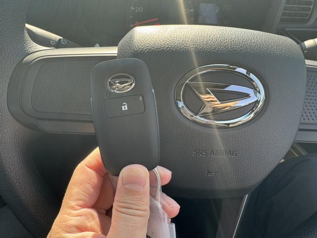 ハイゼットトラック ジャンボエクストラ　４ＷＤ　軽トラック　ＣＶＴ　衝突被害軽減システム　クリアランスソナー　スマートキー　アイドリングストップ　電動格納ミラー　オートライト　ＥＳＣ（11枚目）