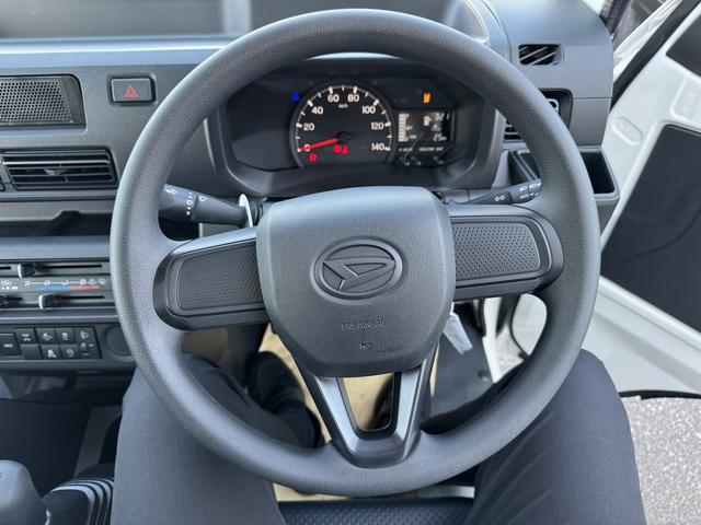 ハイゼットトラック 多目的ダンプ　４ＷＤ　ダンプ　ＭＴ　衝突被害軽減システム　クリアランスソナー　アイドリングストップ　オートライト　ＥＳＣ　エアコン　パワーステアリング　運転席エアバッグ　助手席エアバッグ（5枚目）