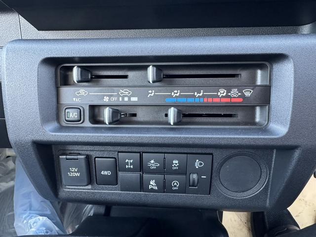 ハイゼットトラック 多目的ダンプ　４ＷＤ　ダンプ　ＭＴ　衝突被害軽減システム　クリアランスソナー　アイドリングストップ　オートライト　ＥＳＣ　エアコン　パワーステアリング　運転席エアバッグ　助手席エアバッグ（7枚目）