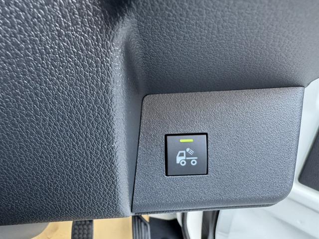 ハイゼットトラック 多目的ダンプ　４ＷＤ　ダンプ　ＭＴ　衝突被害軽減システム　クリアランスソナー　アイドリングストップ　オートライト　ＥＳＣ　エアコン　パワーステアリング　運転席エアバッグ　助手席エアバッグ（11枚目）