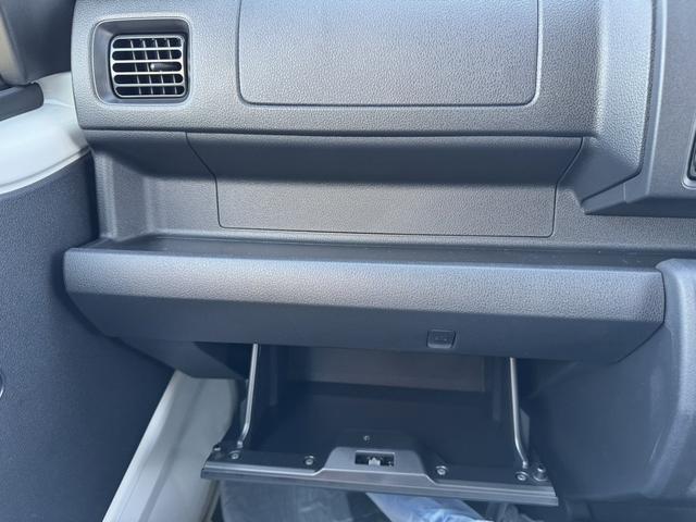 ハイゼットトラック 多目的ダンプ　４ＷＤ　ダンプ　ＭＴ　衝突被害軽減システム　クリアランスソナー　アイドリングストップ　オートライト　ＥＳＣ　エアコン　パワーステアリング　運転席エアバッグ　助手席エアバッグ（13枚目）