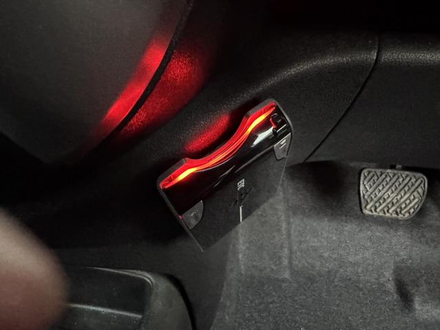 今では必需品のＥＴＣも付いております。高速道路での出入りもスムーズ。渋滞緩和にもなりエコにも繋がります。