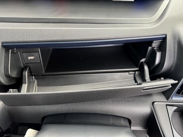 収納もたくさん付いています。大きなものから小さなものまで使う方の気持ちを考えた気遣いが嬉しいですね♪