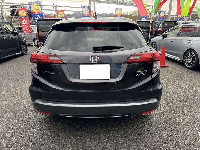 ヴェゼル ハイブリッドＸ　社外ナビ　シートヒーター　１６インチアルミホイール　エンジンプッシュスタート４ＷＤ　オートクルーズコントロール　衝突被害軽減システム　オートライト　ＬＥＤヘッドランプ　ＡＴ　盗難防止システム（5枚目）