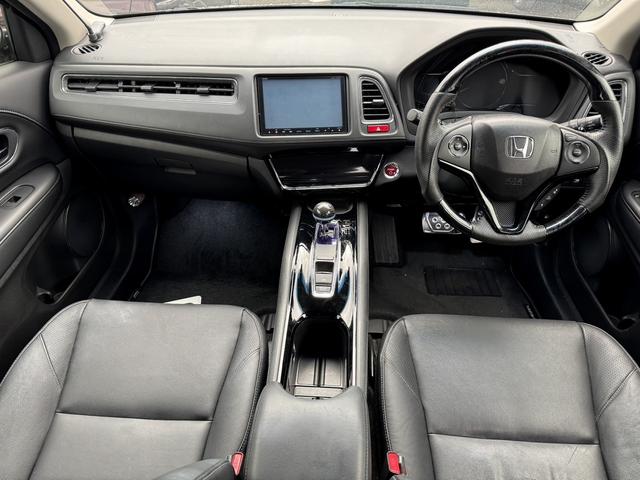 ヴェゼル ハイブリッドＸ　社外ナビ　シートヒーター　１６インチアルミホイール　エンジンプッシュスタート４ＷＤ　オートクルーズコントロール　衝突被害軽減システム　オートライト　ＬＥＤヘッドランプ　ＡＴ　盗難防止システム（7枚目）