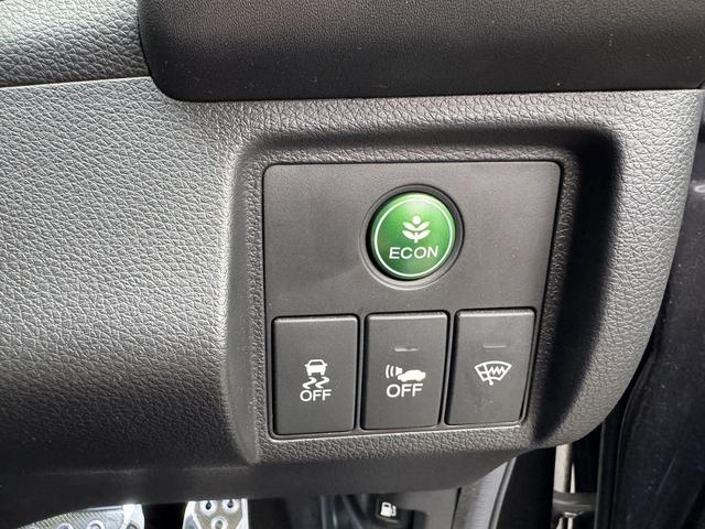 ヴェゼル ハイブリッドＸ　社外ナビ　シートヒーター　１６インチアルミホイール　エンジンプッシュスタート４ＷＤ　オートクルーズコントロール　衝突被害軽減システム　オートライト　ＬＥＤヘッドランプ　ＡＴ　盗難防止システム（13枚目）