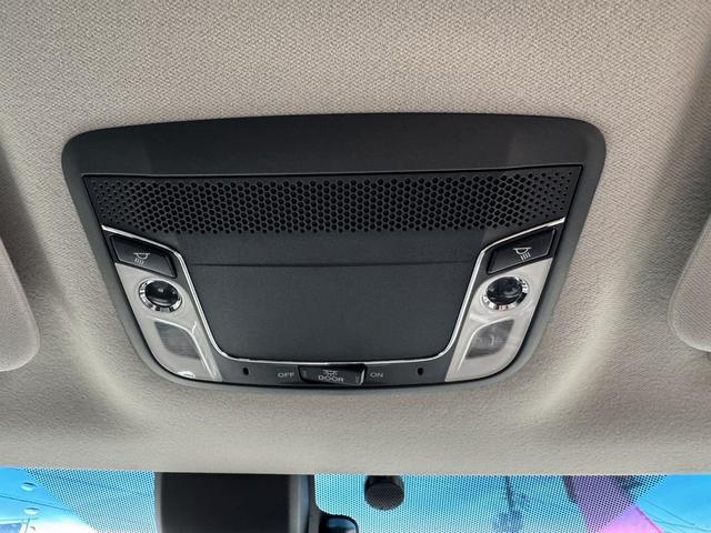 ヴェゼル ハイブリッドＸ　社外ナビ　シートヒーター　１６インチアルミホイール　エンジンプッシュスタート４ＷＤ　オートクルーズコントロール　衝突被害軽減システム　オートライト　ＬＥＤヘッドランプ　ＡＴ　盗難防止システム（14枚目）