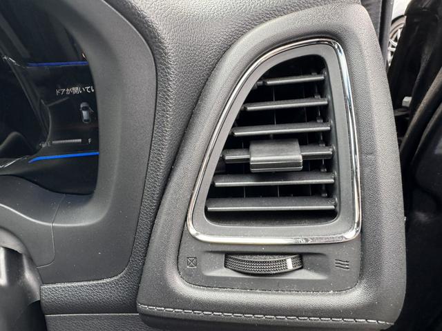 ヴェゼル ハイブリッドＸ　社外ナビ　シートヒーター　１６インチアルミホイール　エンジンプッシュスタート４ＷＤ　オートクルーズコントロール　衝突被害軽減システム　オートライト　ＬＥＤヘッドランプ　ＡＴ　盗難防止システム（15枚目）