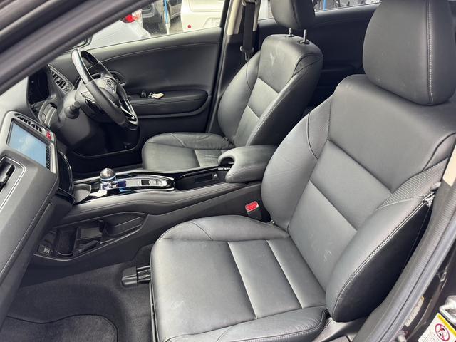 ヴェゼル ハイブリッドＸ　社外ナビ　シートヒーター　１６インチアルミホイール　エンジンプッシュスタート４ＷＤ　オートクルーズコントロール　衝突被害軽減システム　オートライト　ＬＥＤヘッドランプ　ＡＴ　盗難防止システム（20枚目）